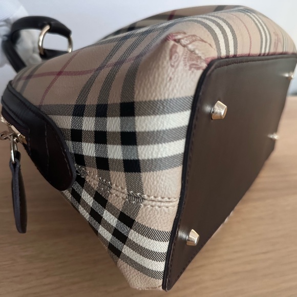 Burberry alma style (dome) bag - Picture 10 of 16